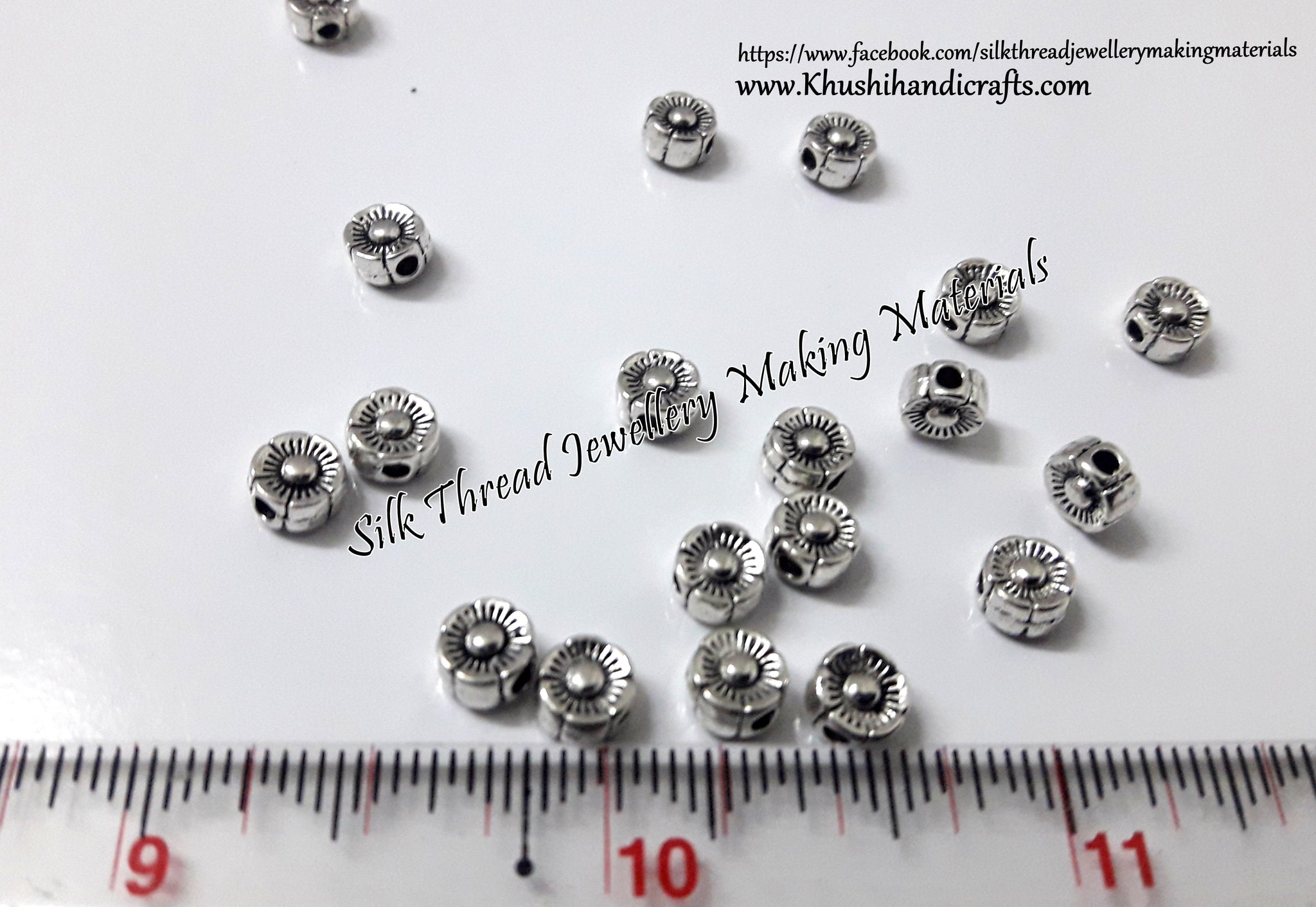 Flower spacer bead