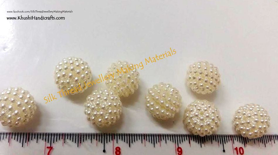 Pearl beads.Pack of 30 pieces!
