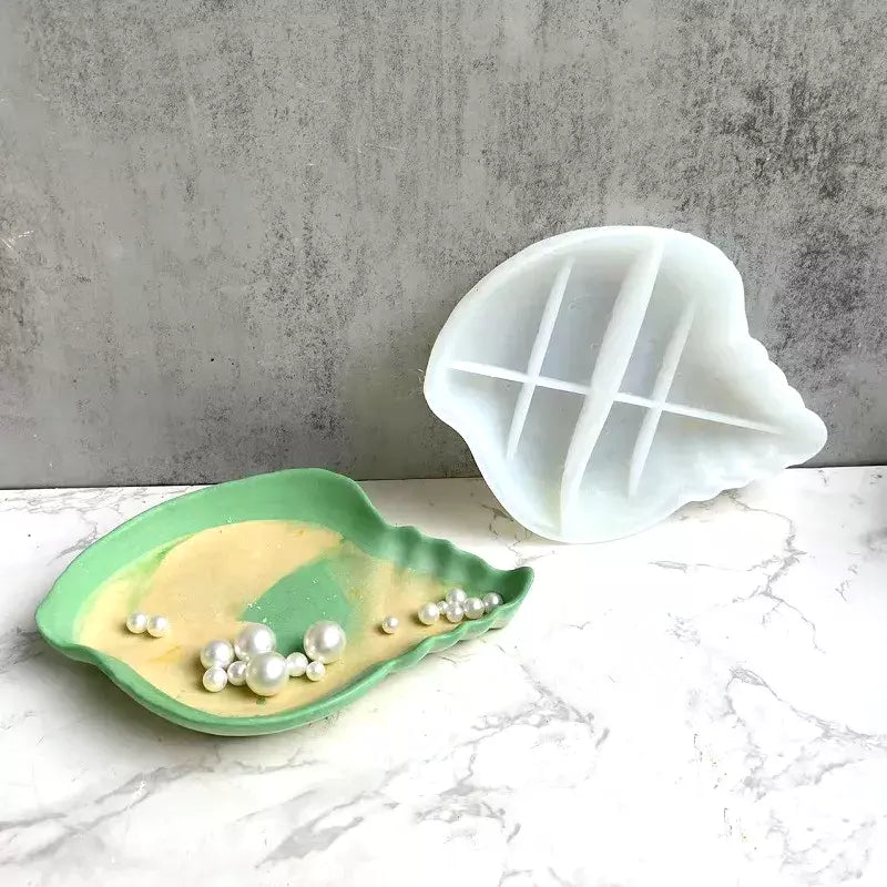 Conch shell mold