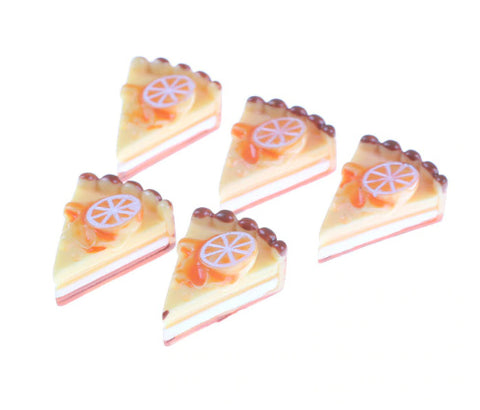 5 pieces Cakes Dollhouse Miniature Kitchen Decoration for Children play ,Resin Crafts