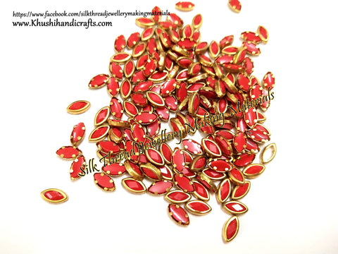 Red 6 mm Kundan stones /Kundans. Pack of 10 grams!